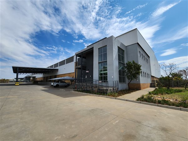5 870 m² Industrial space 5 870 m² Industrial space