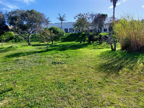 566 m² Land available in Great Brak River