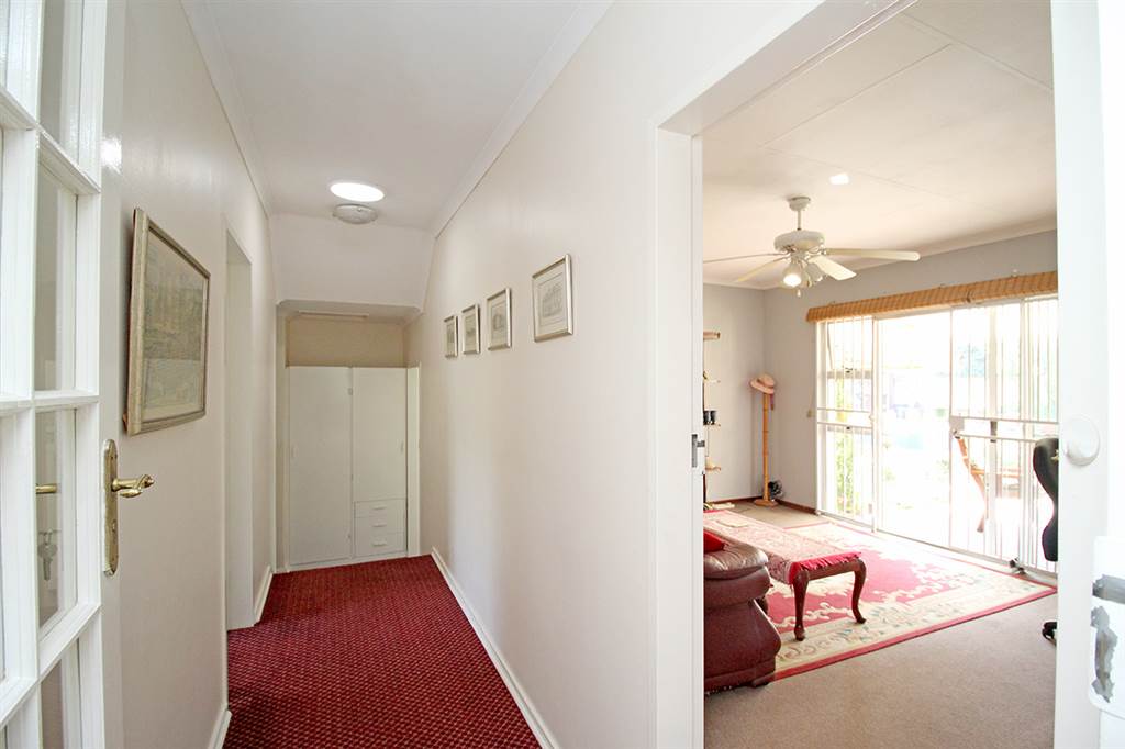 5 Bed House in Kensington B photo number 20