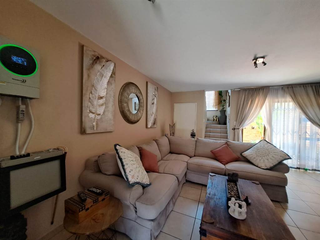 2 Bed Townhouse in Florentia photo number 2