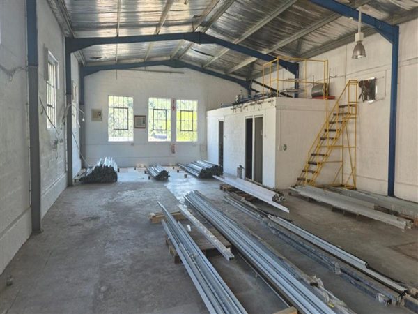 465  m² Industrial space