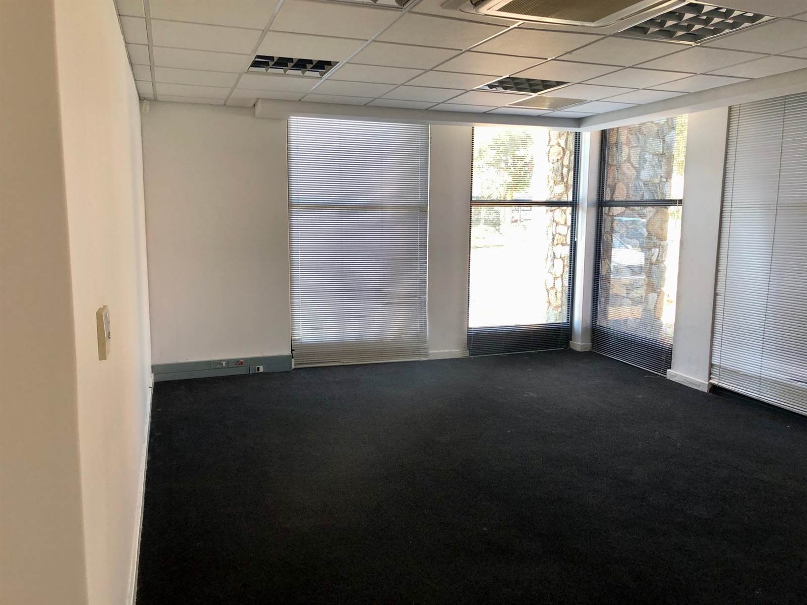 500  m² Office Space in Cresta photo number 12