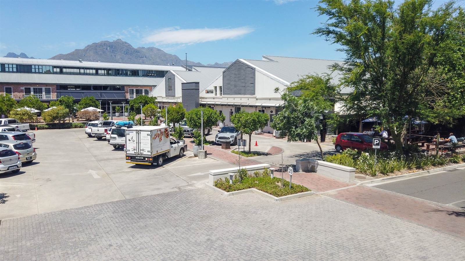 173  m² Office Space in Stellenbosch Central photo number 3