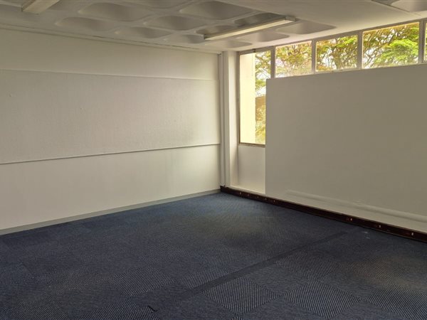 27  m² Commercial space