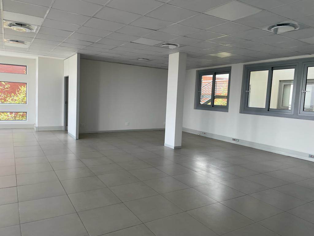 253.3  m² Commercial space in Carlswald photo number 27