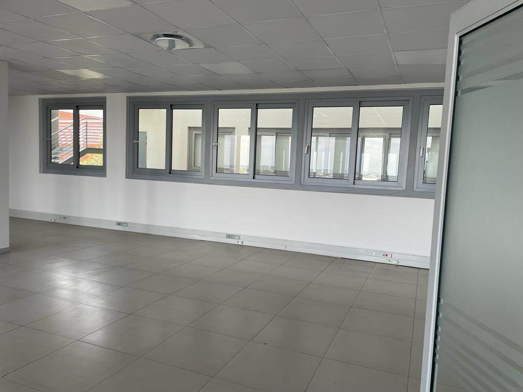 253.3  m² Commercial space in Carlswald photo number 29