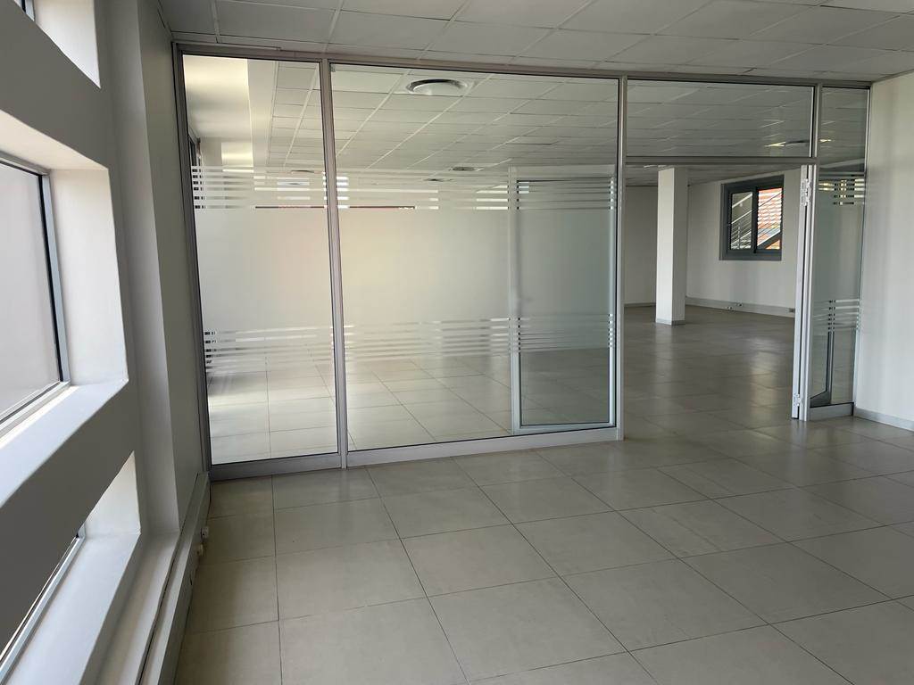 253.3  m² Commercial space in Carlswald photo number 13