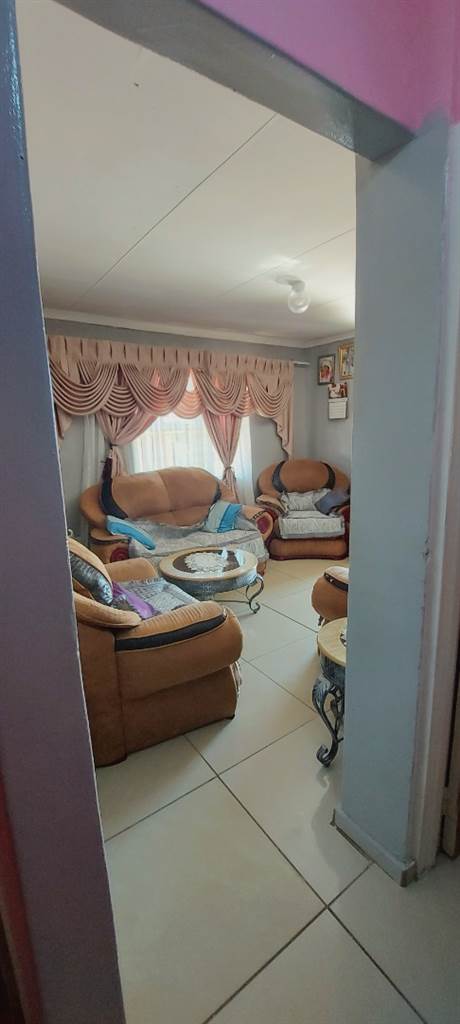 3 Bed House in Mmabatho unit 13 photo number 14