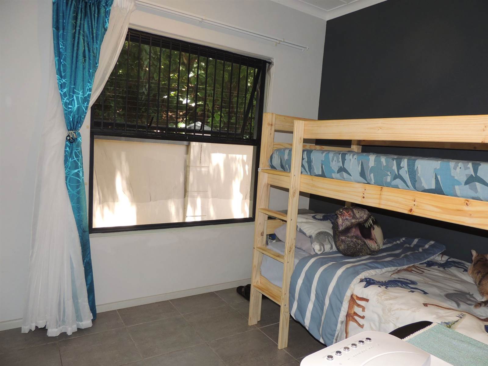 2 Bed Apartment in Umbogintwini photo number 15