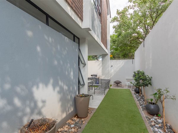 3 Bedroom Townhouse 3 Bedroom Townhouse