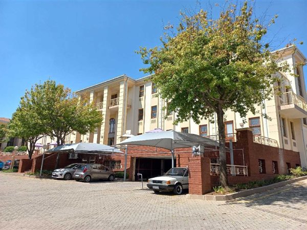 2739  m² Commercial space in Rivonia