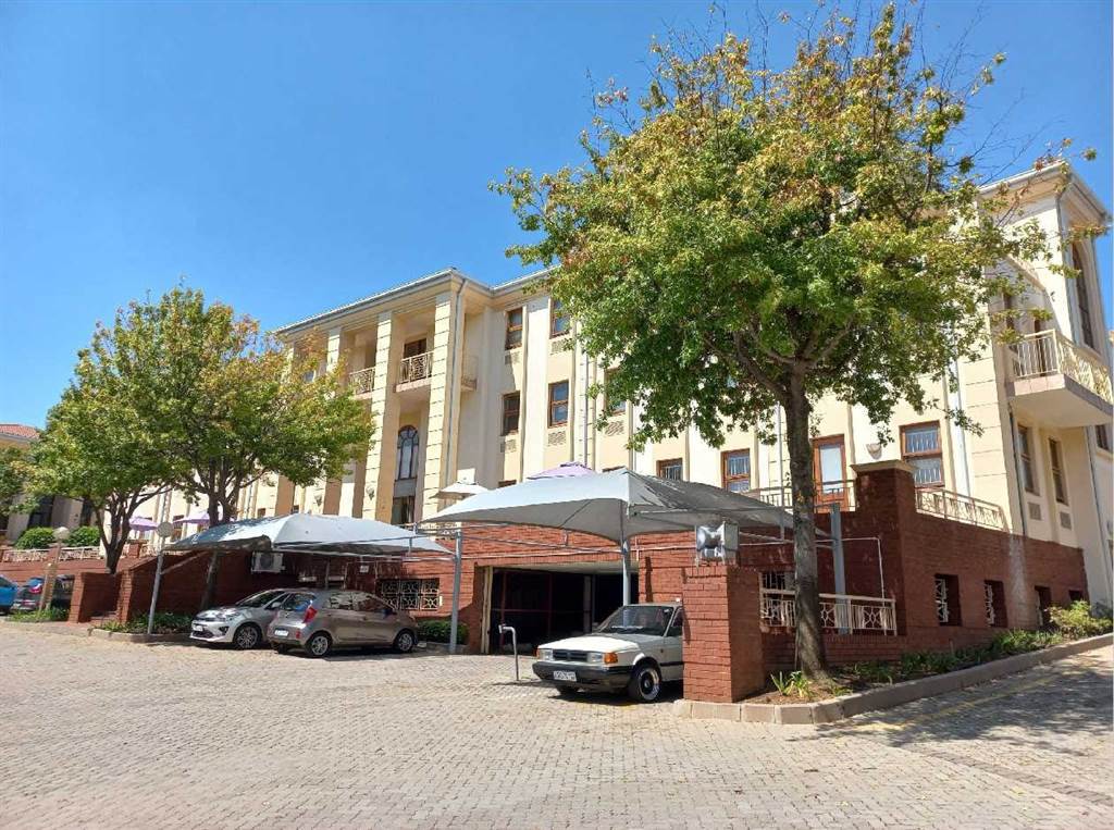 2739  m² Commercial space in Rivonia photo number 1