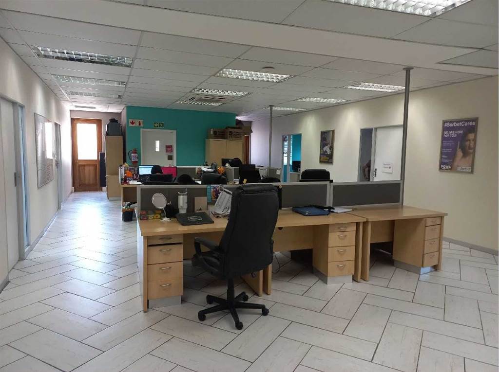 2739  m² Commercial space in Rivonia photo number 10