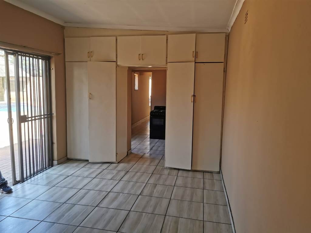 5 Bed House in Brenthurst photo number 30