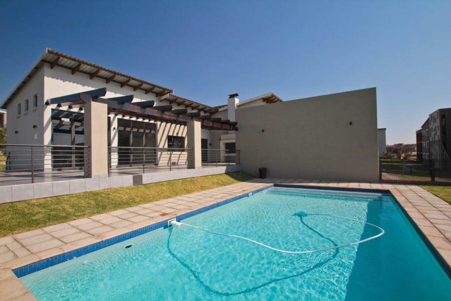 1 Bed Apartment in Fourways photo number 30