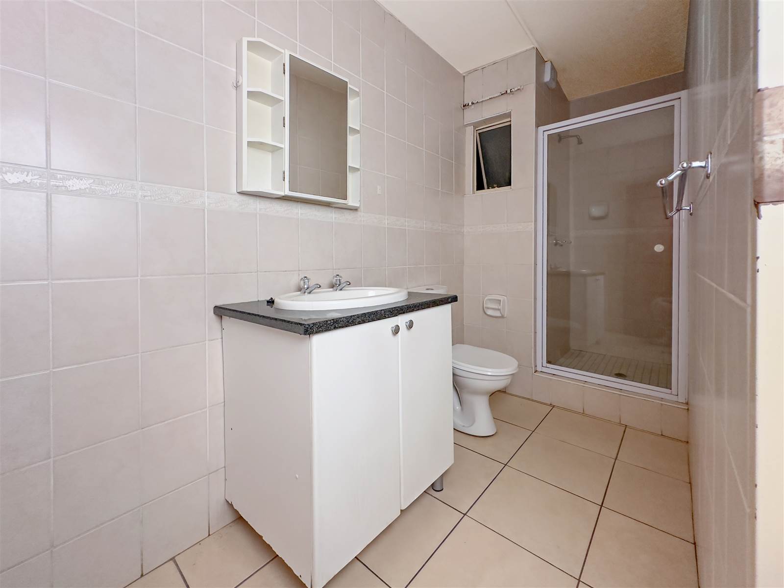 2 Bed Apartment in Hatfield photo number 16