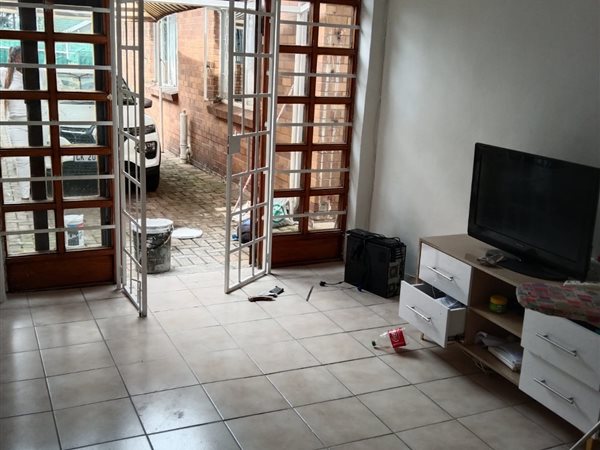 2 Bedroom House 2 Bedroom House