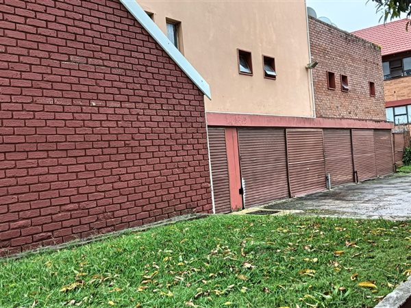 4 Bedroom Flat 4 Bedroom Flat