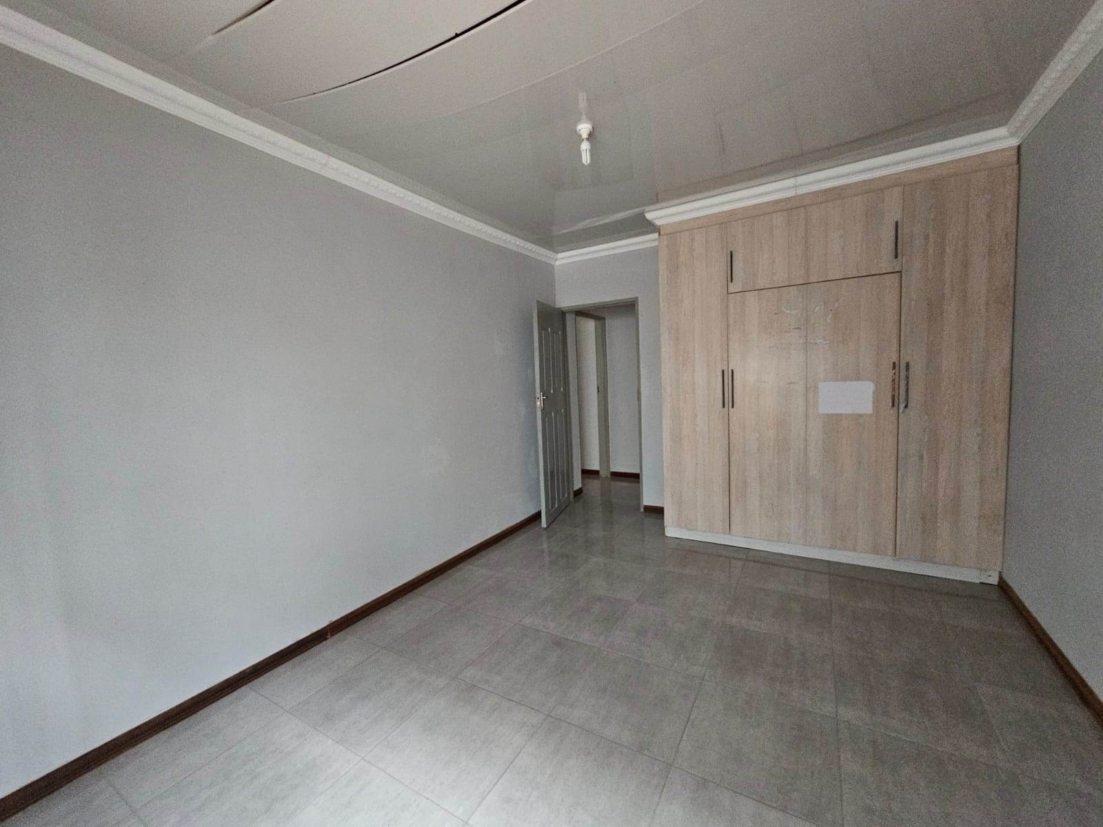 4 Bed House in Serala View photo number 10