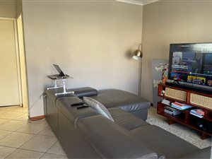 2 Bed Apartment in Mantevrede
