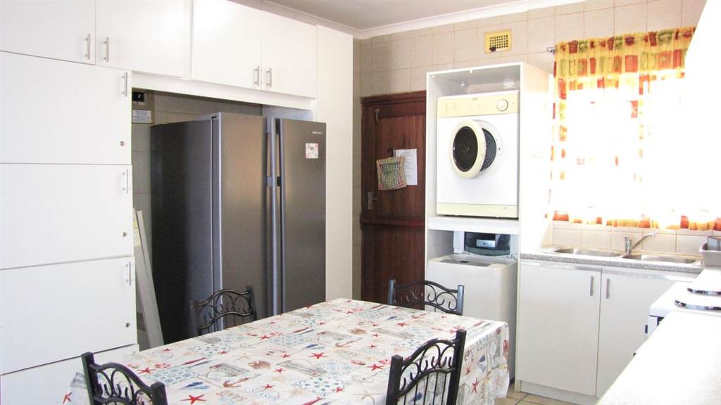 2 Bed Townhouse in Manaba photo number 7