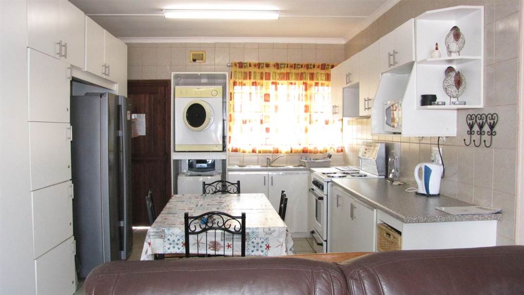 2 Bed Townhouse in Manaba photo number 8