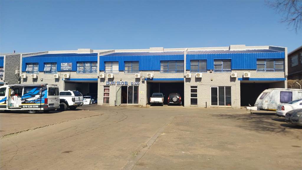 2100  m² Industrial space in Booysens photo number 1