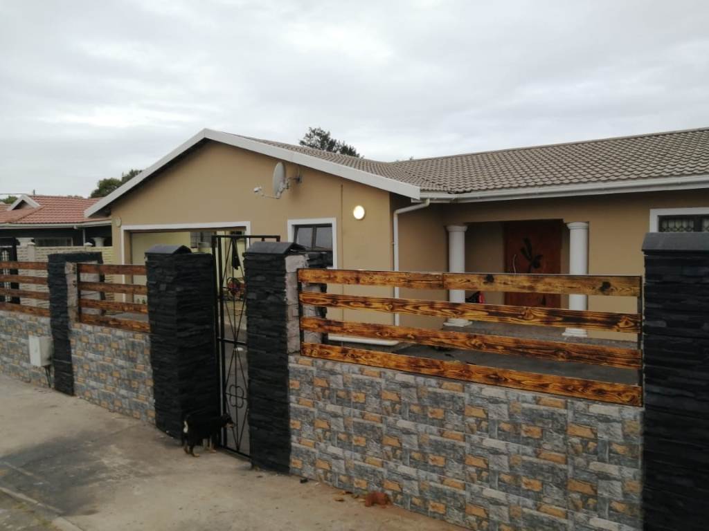 5 Bed House in Illovo Beach photo number 26