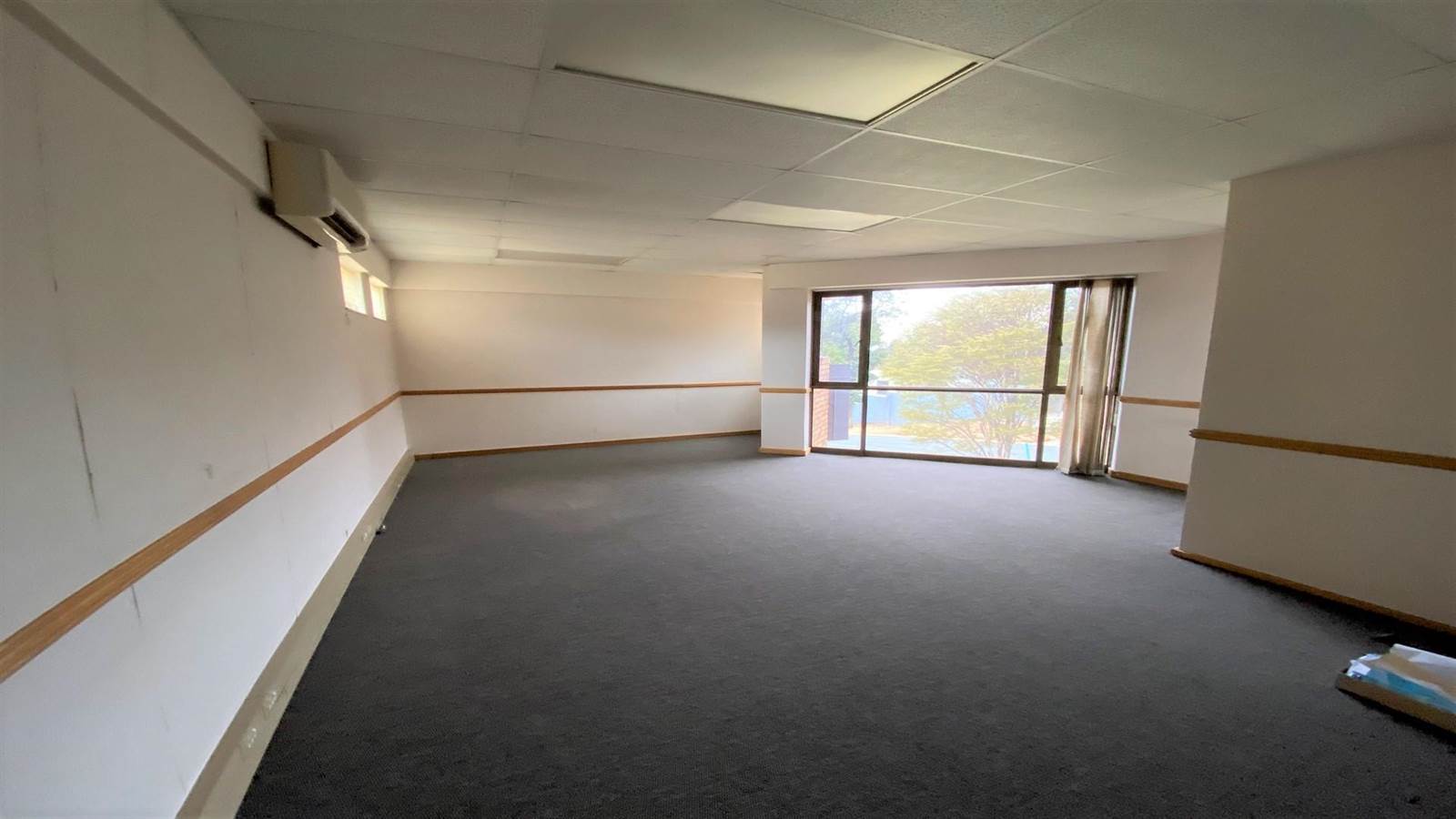 190  m² Commercial space in Northcliff photo number 8