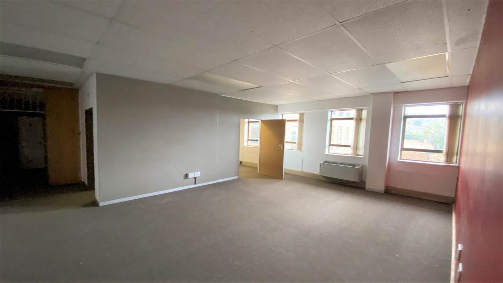 190  m² Commercial space in Northcliff photo number 9