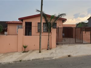 4 Bed House in Bombay Heights