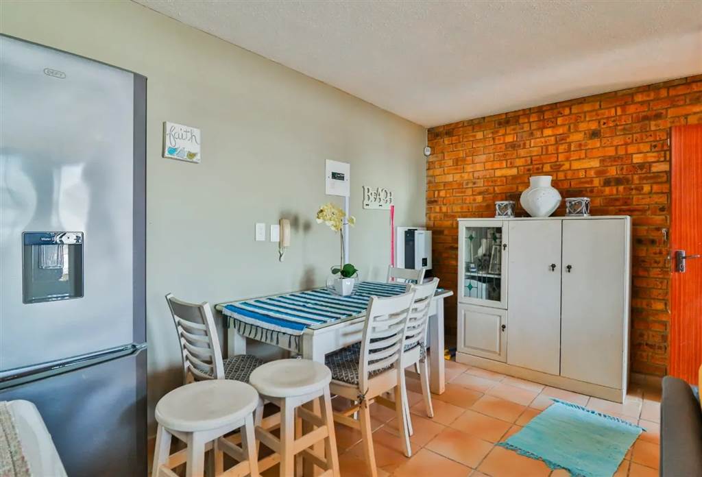 2 Bed Apartment in Ramsgate photo number 7