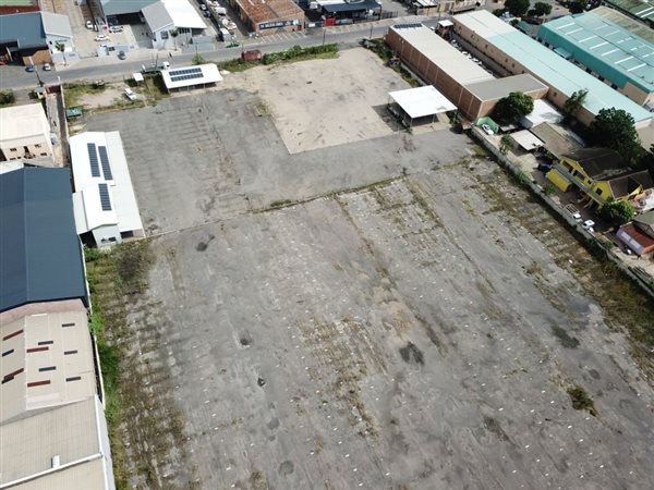 21 400  m² Industrial space