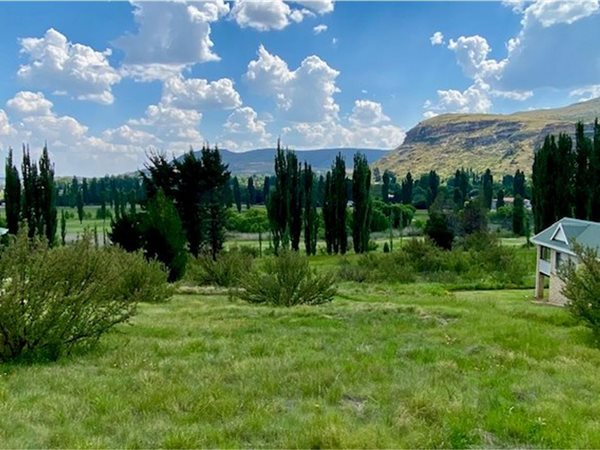 702 m² Land available in Clarens