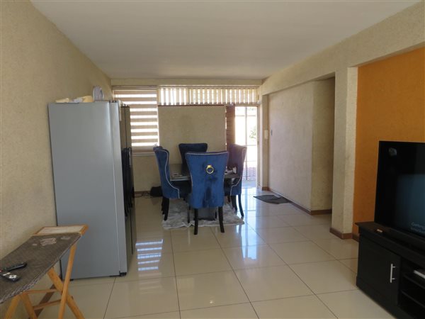 2 Bedroom Flat 2 Bedroom Flat