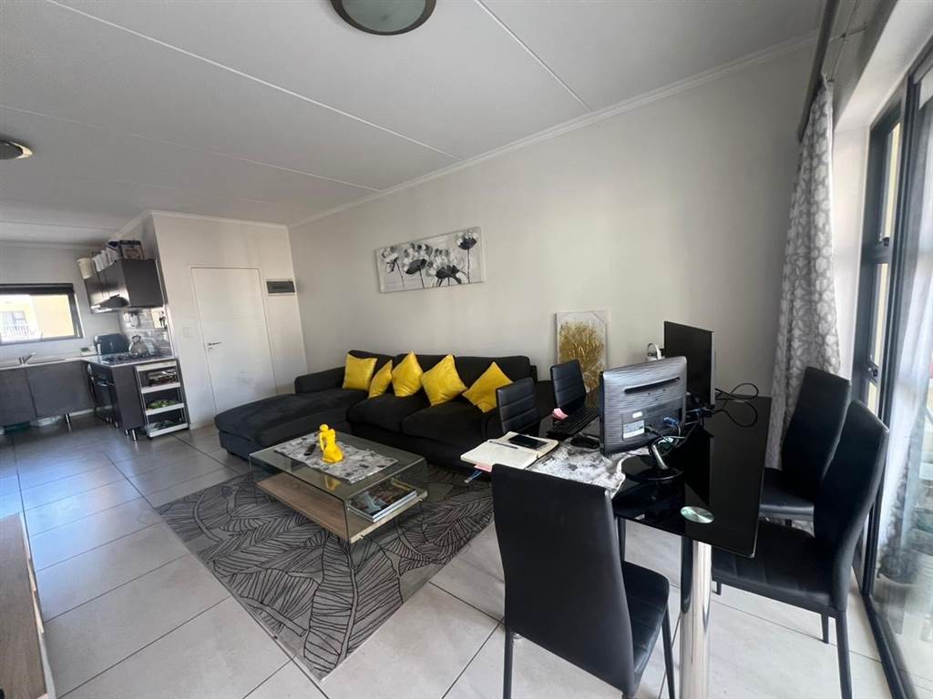 2 Bed Apartment in Kyalami Hills photo number 10