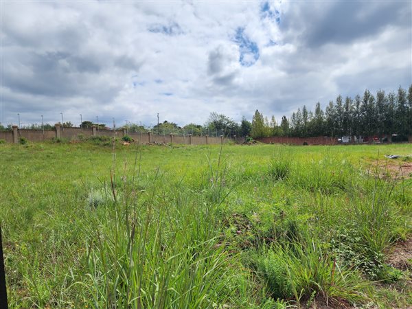 3 215 m² Land 3 215 m² Land