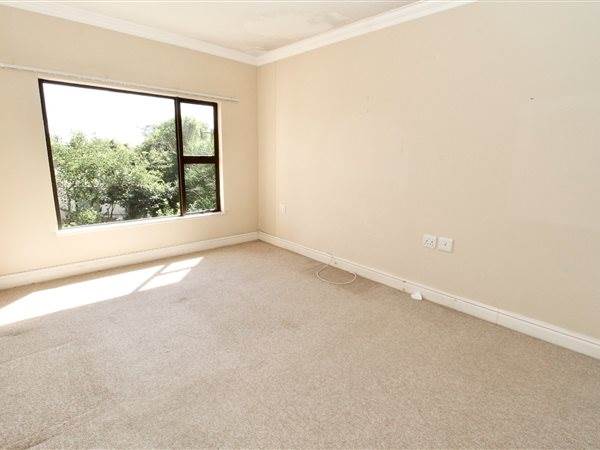 2 Bed Apartment in Bothas Hill photo number 7