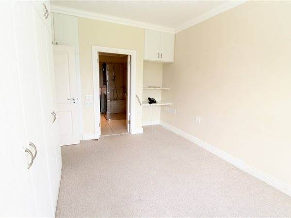 2 Bed Apartment in Bothas Hill photo number 19