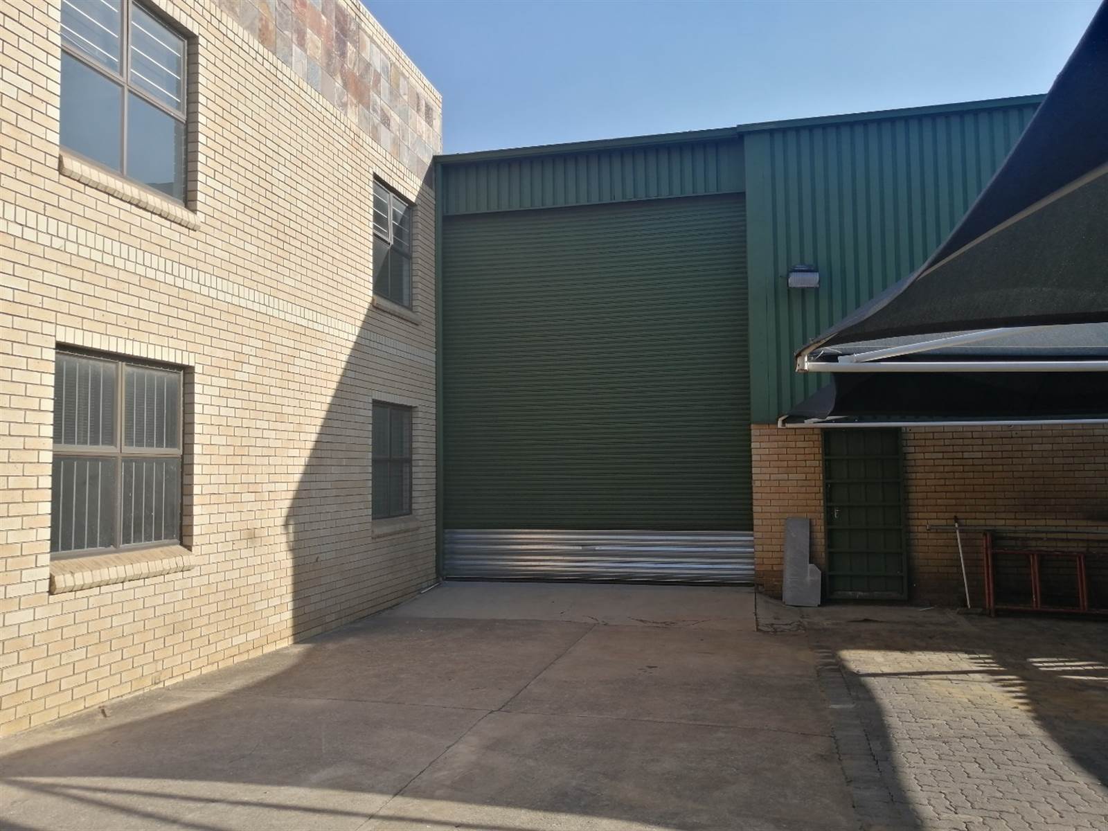450  m² Commercial space in Edenvale photo number 2