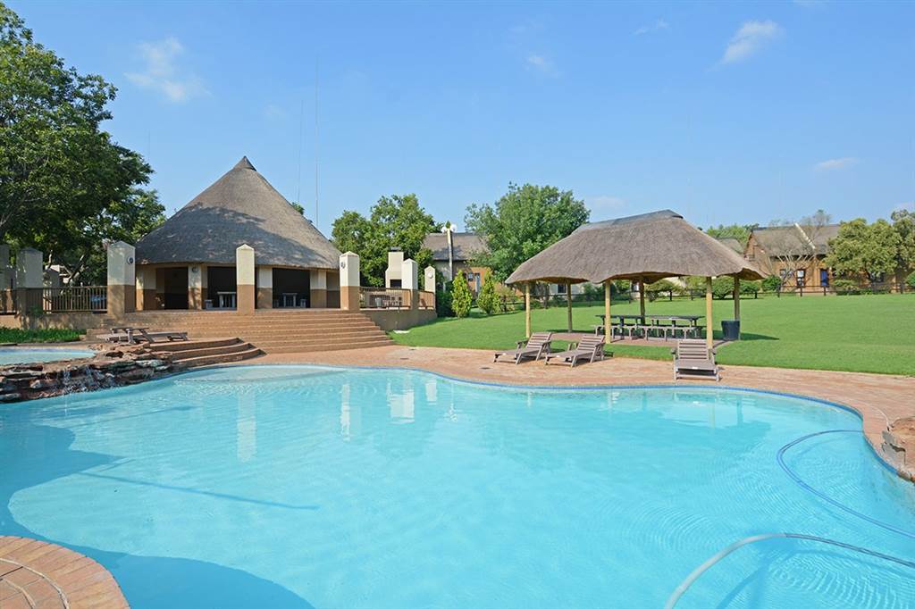3 Bed Townhouse in Jukskei Park photo number 29