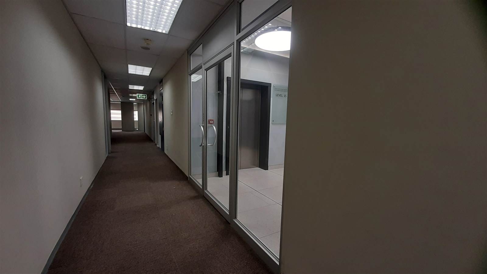 956  m² Commercial space in Cape Town City Centre photo number 11