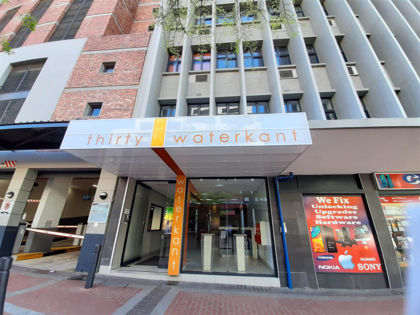166  m² Commercial space in Cape Town City Centre photo number 2