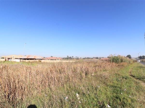 980 m² Land available in Krugersrus