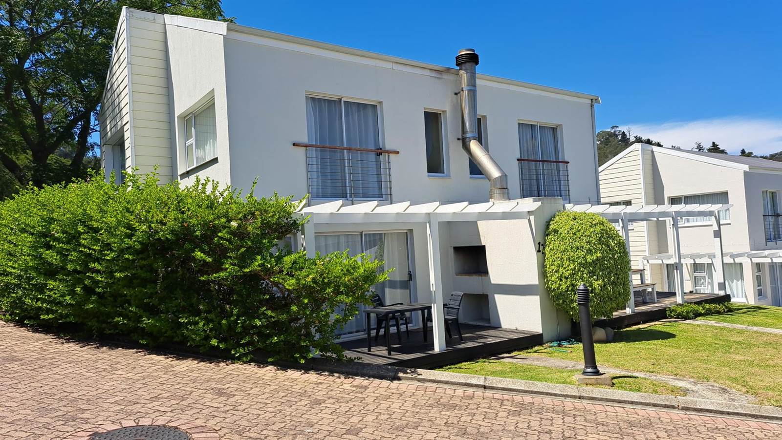 2 Bed Apartment in Lelieskloof photo number 1