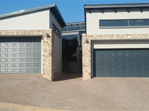 3 Bed House in Aqua Vista