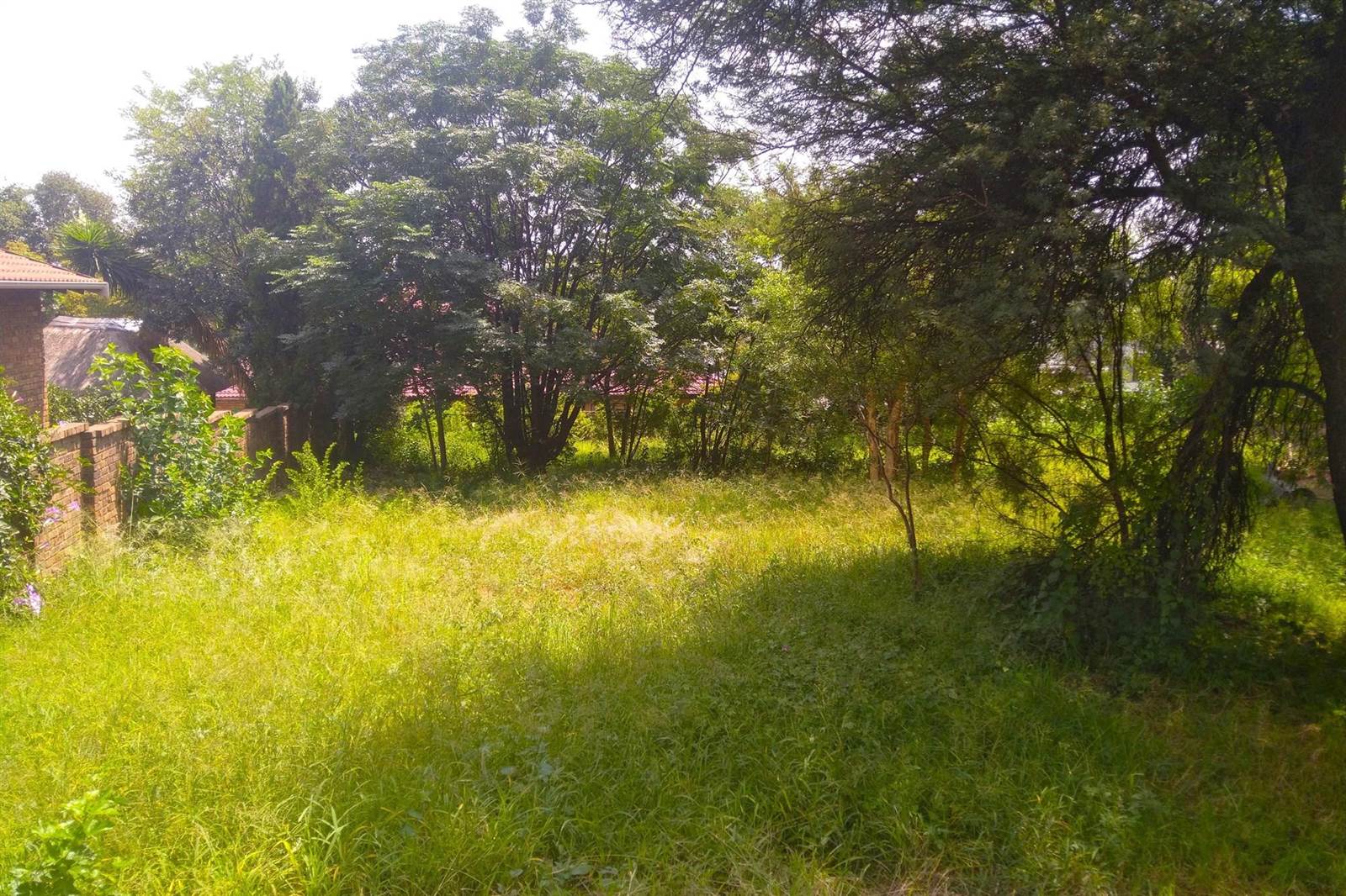 1000 m² Land available in Zwartkop photo number 3