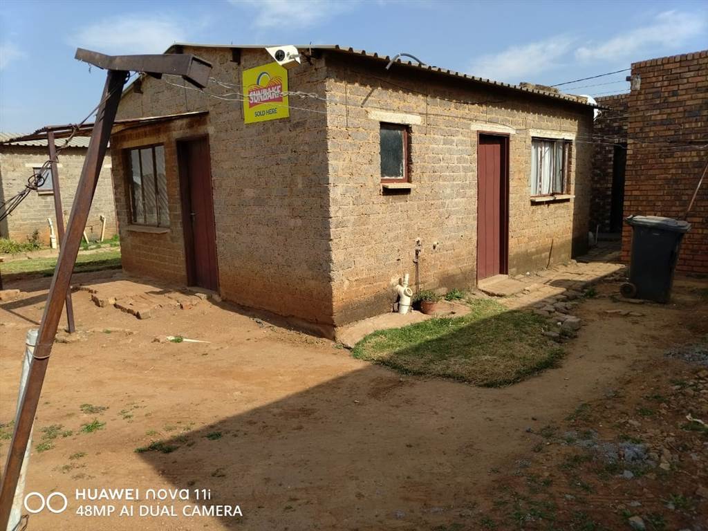 2 Bed House in Orange Farm photo number 1
