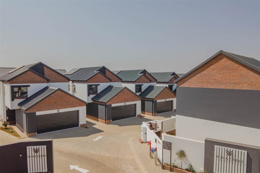 3 Bedroom Townhouse 3 Bedroom Townhouse