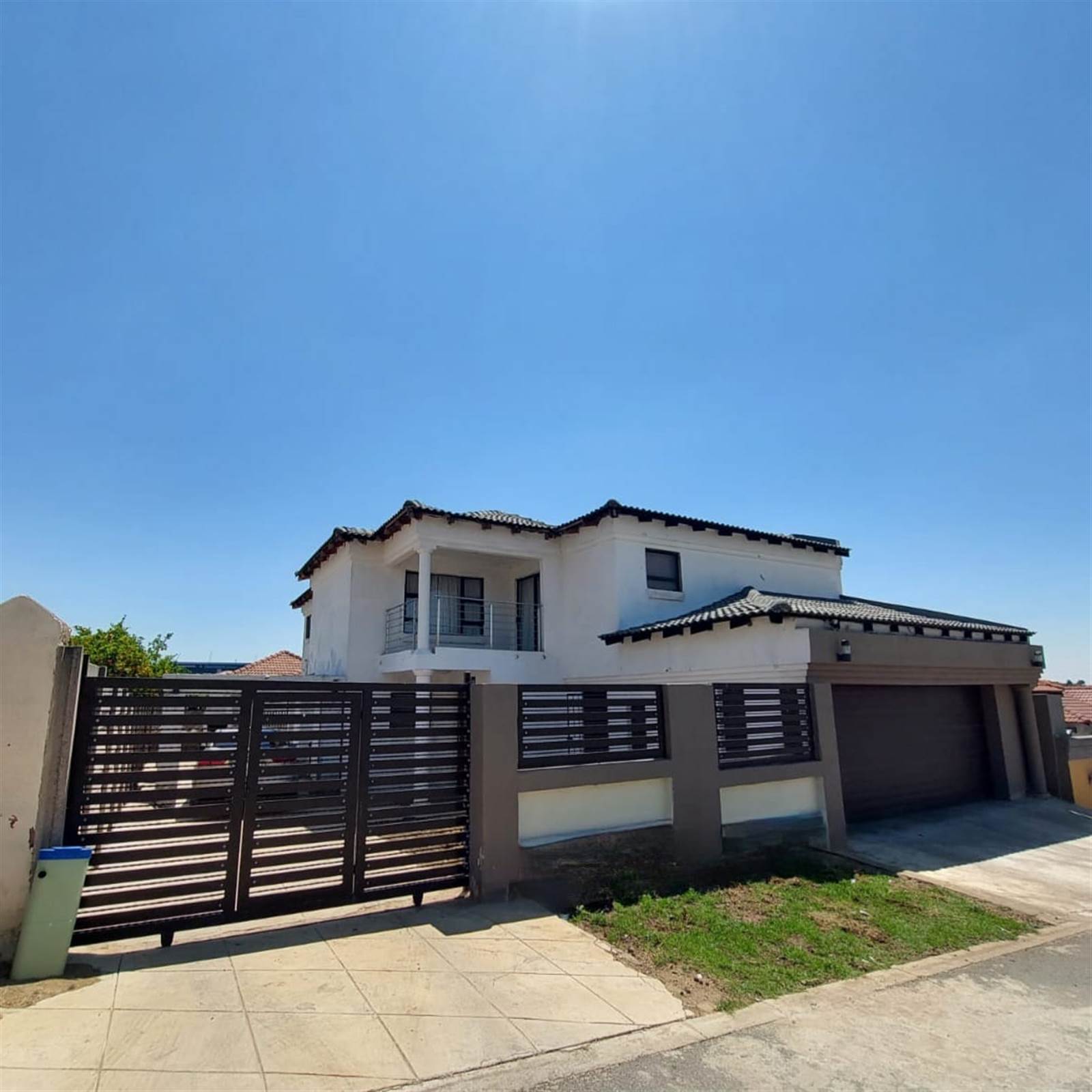 4 Bed House in Olievenhoutbosch photo number 1